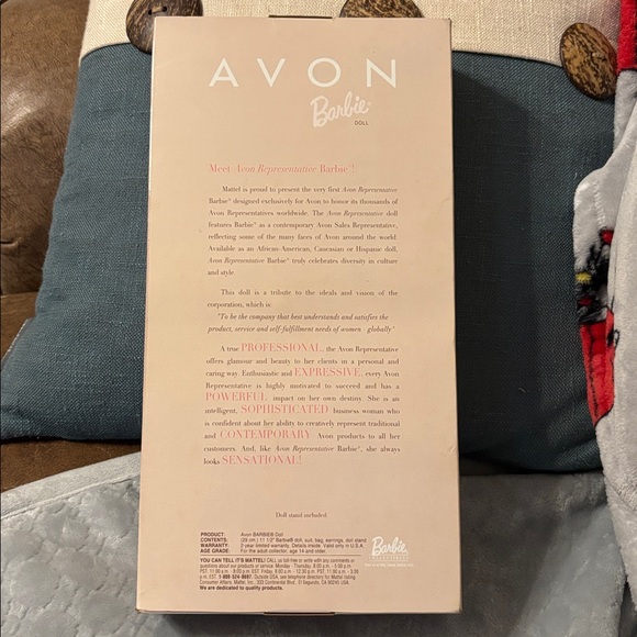 Avon Professional Barbie doll New in box! - Picture 3 of 8
